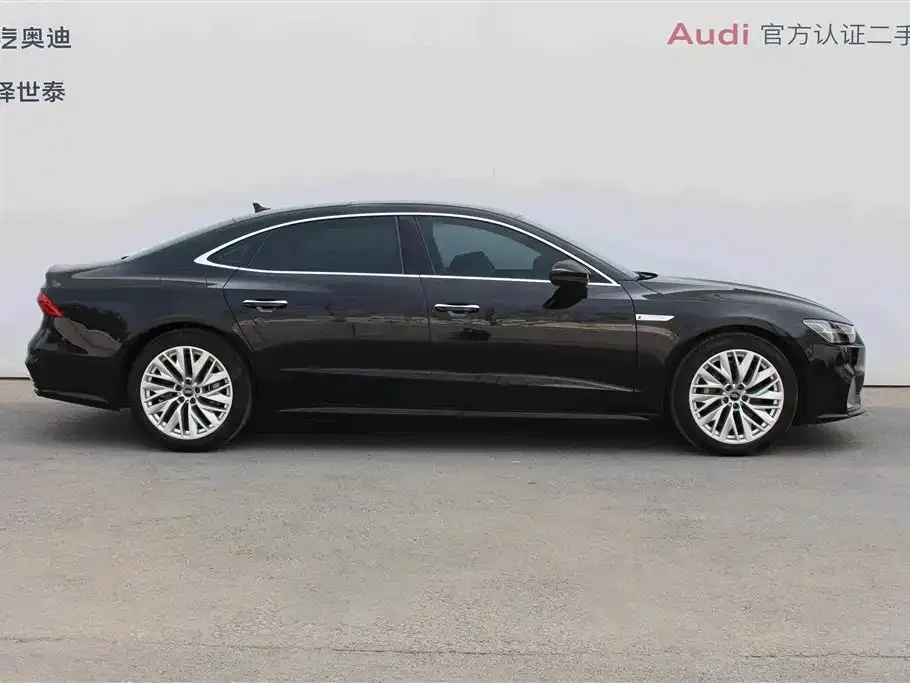 Audi A7L — фото 7