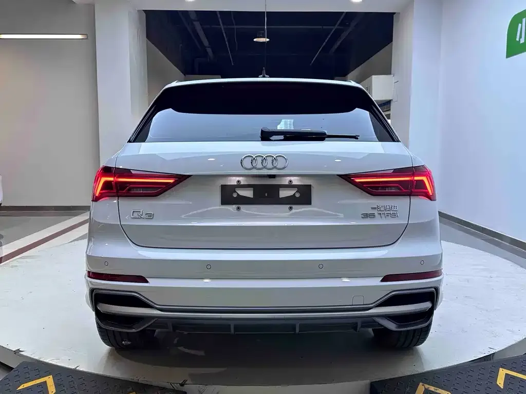 Audi Q3 — фото 8