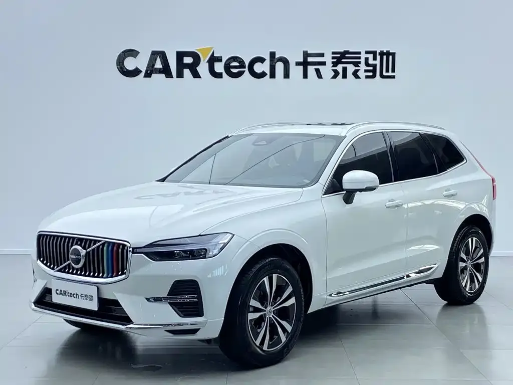 Volvo XC60 — фото 1