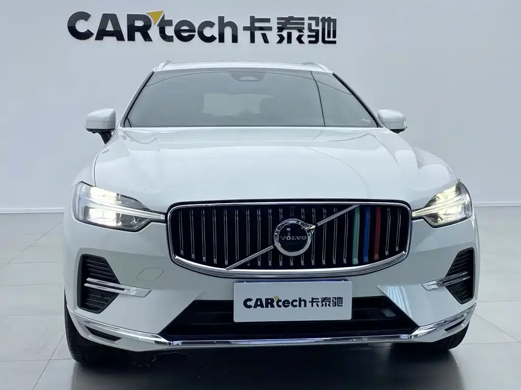 Volvo XC60 — фото 6