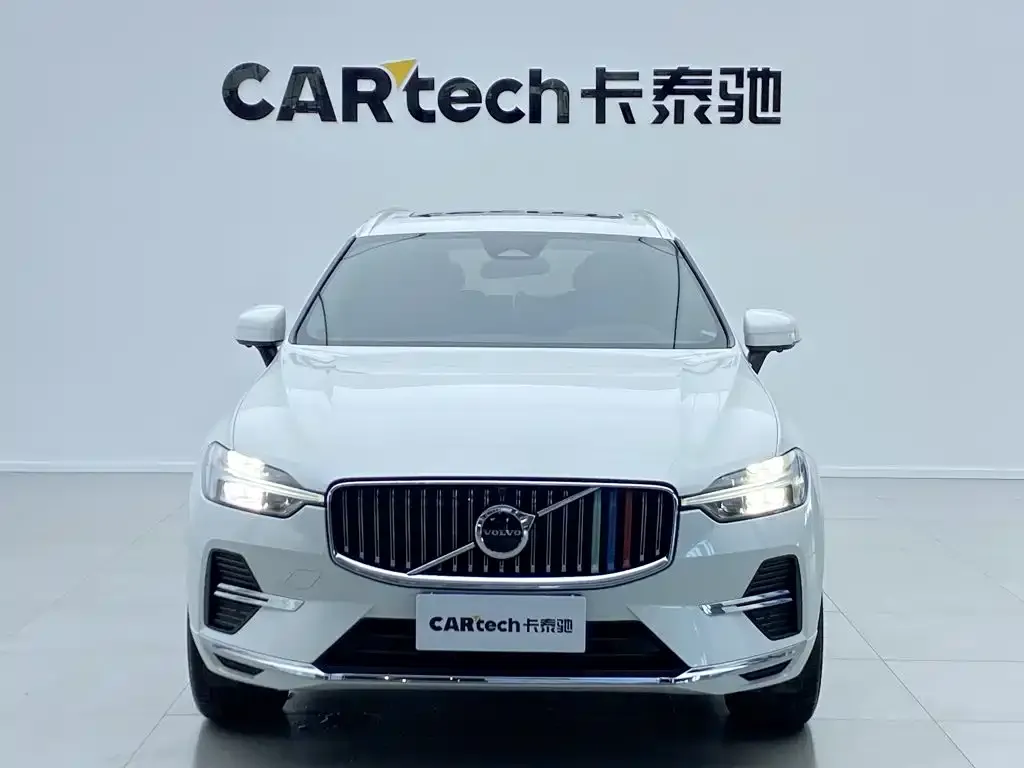 Volvo XC60 — фото 9