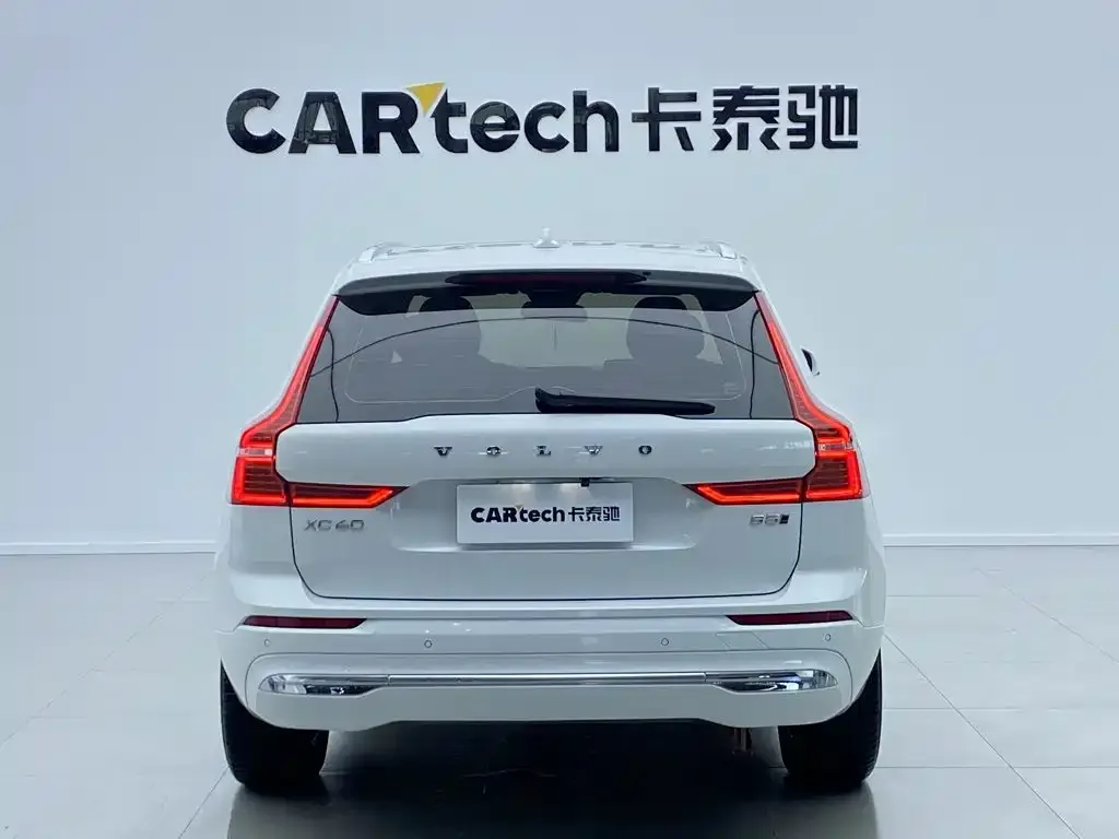 Volvo XC60 — фото 10