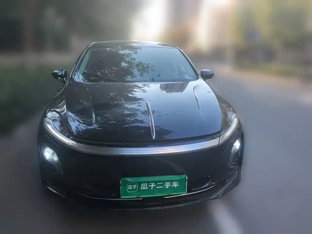 Hongqi E-QM5 — фото 4