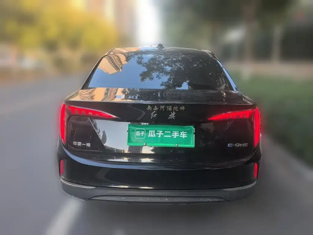 Hongqi E-QM5 — фото 3
