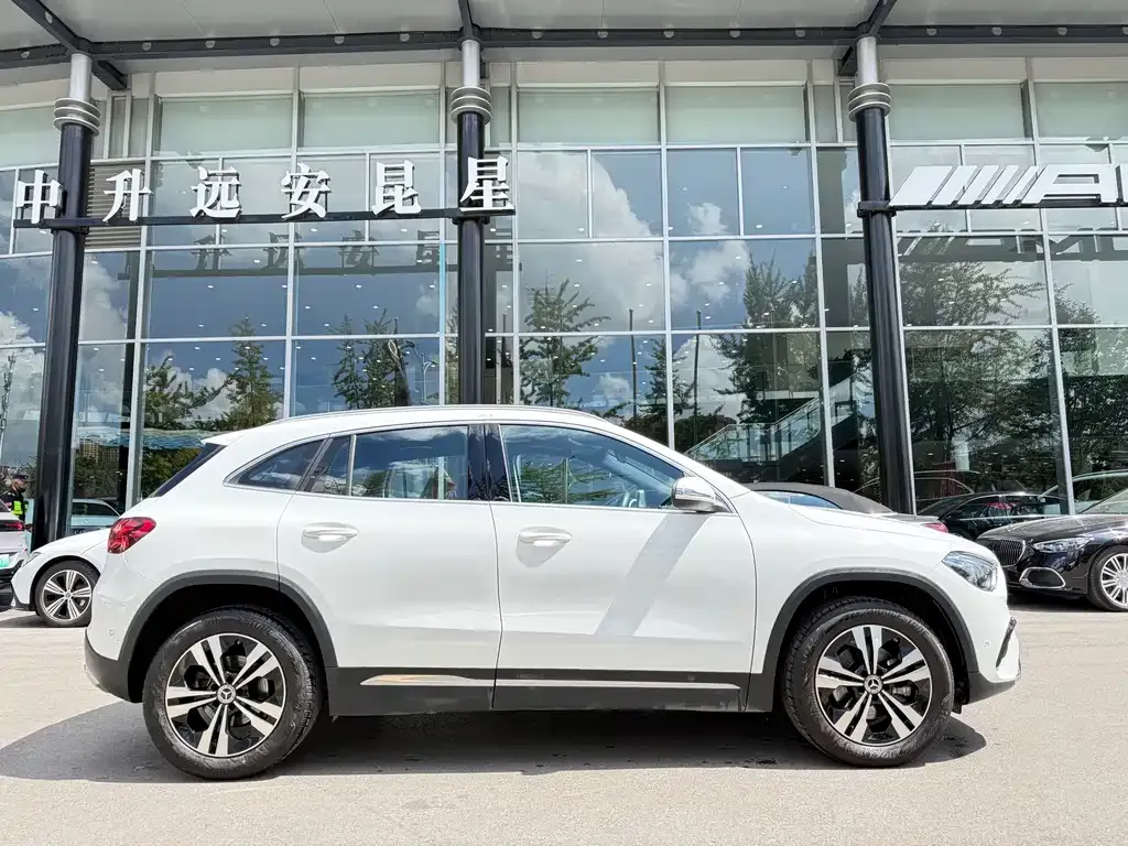 Mercedes-Benz GLA — фото 10