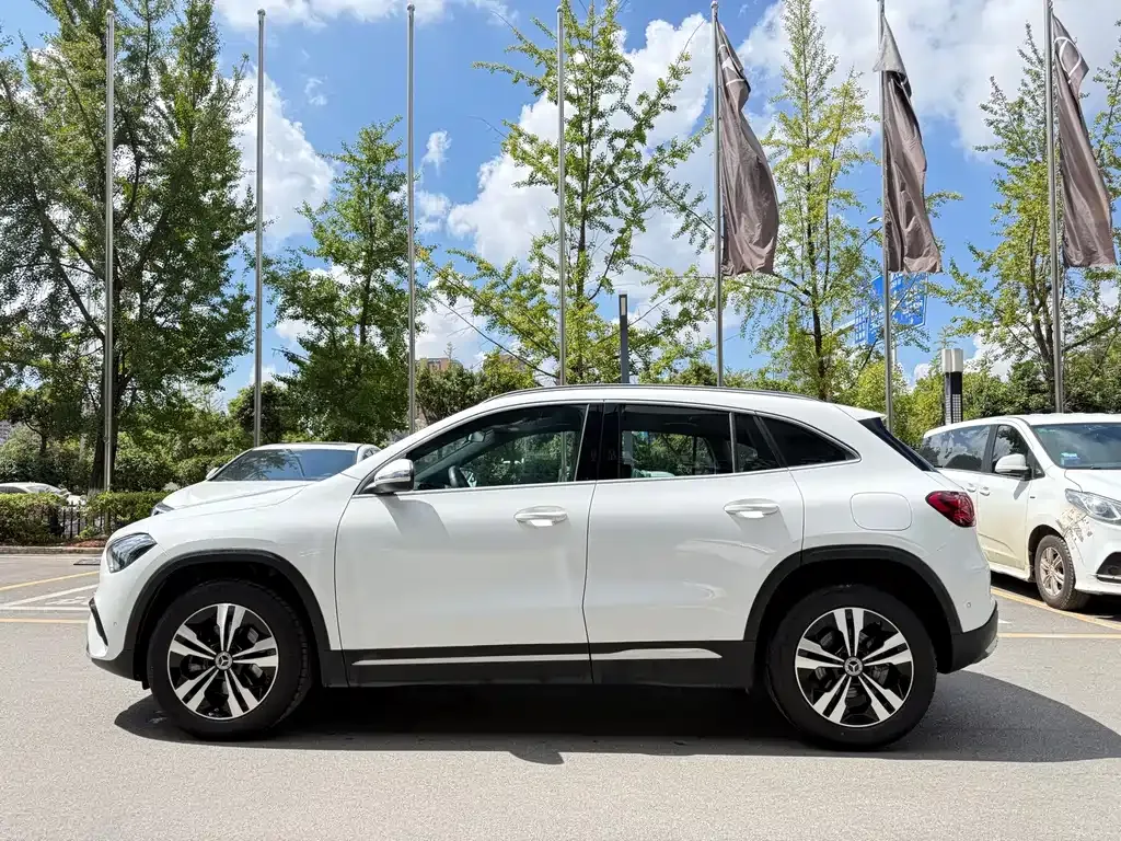 Mercedes-Benz GLA — фото 7