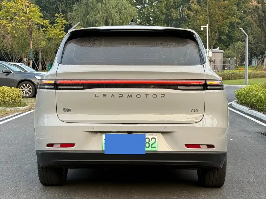 Leapmotor C10 — фото 5
