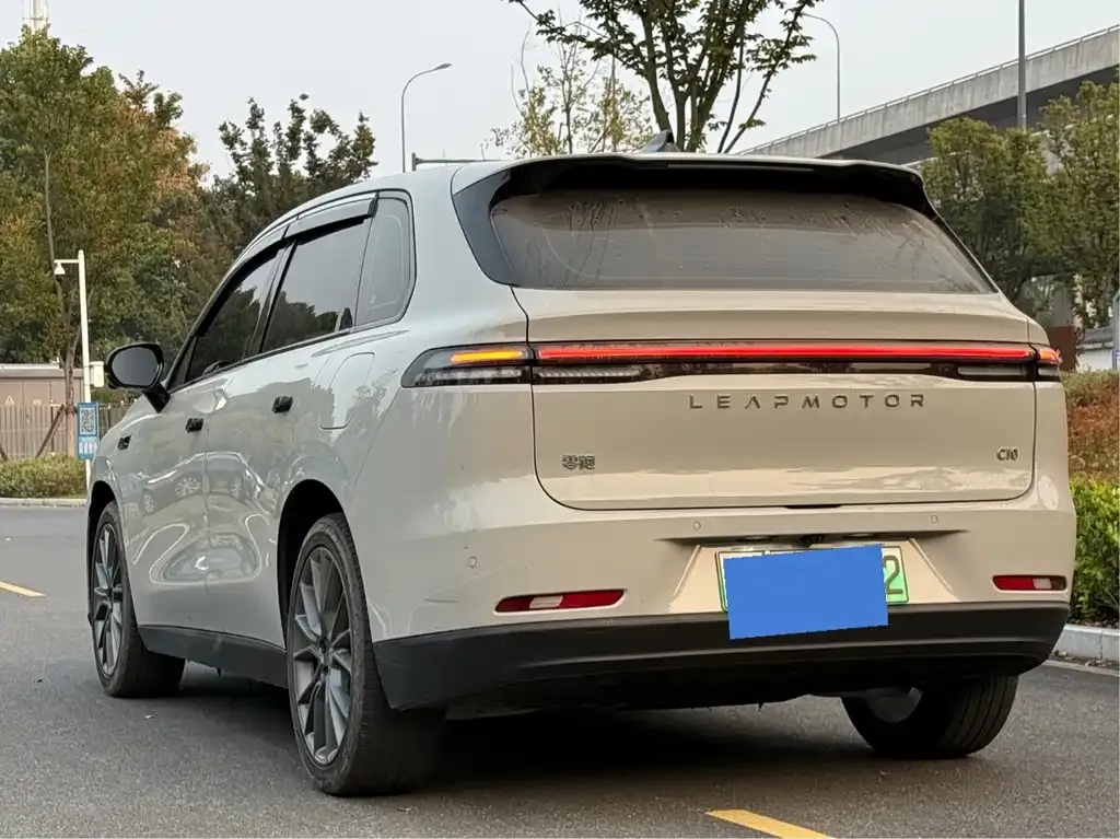 Leapmotor C10 — фото 10