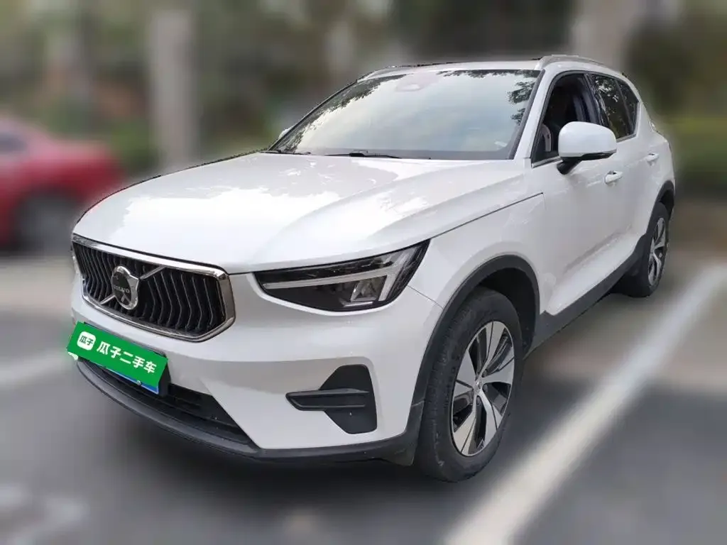 Volvo XC40 — фото 2