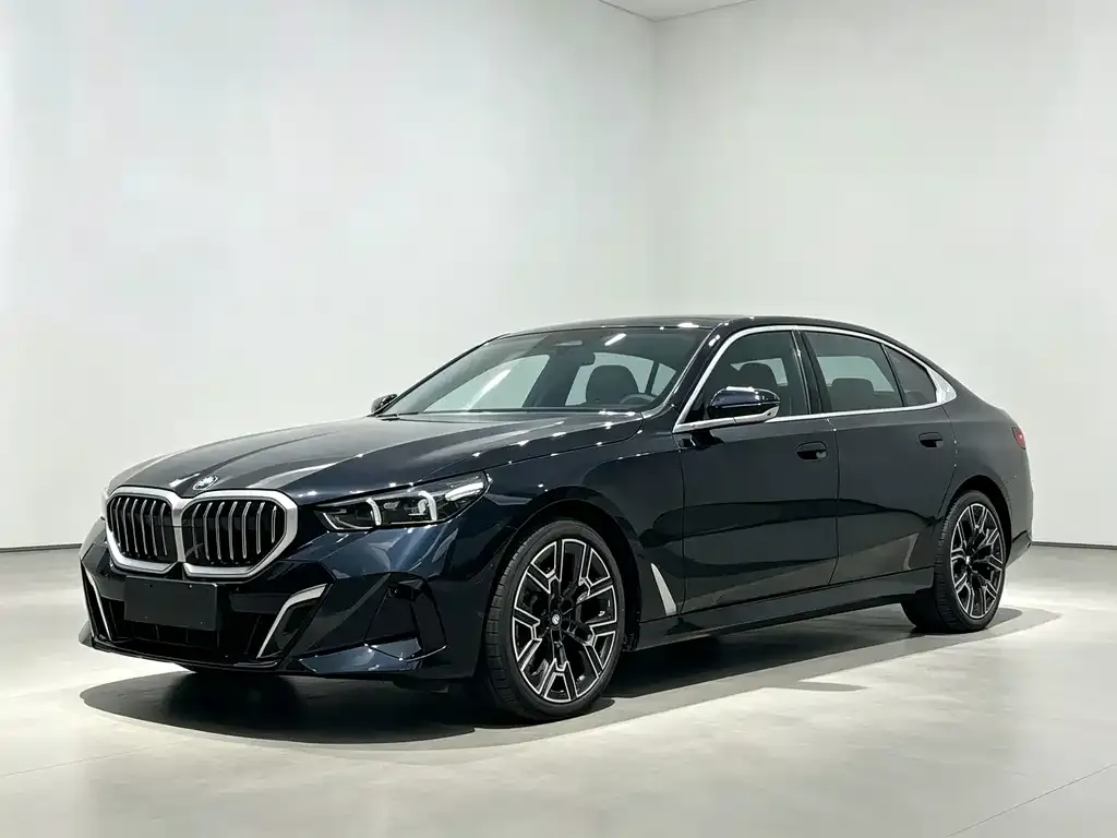 BMW 5 Series — фото 1