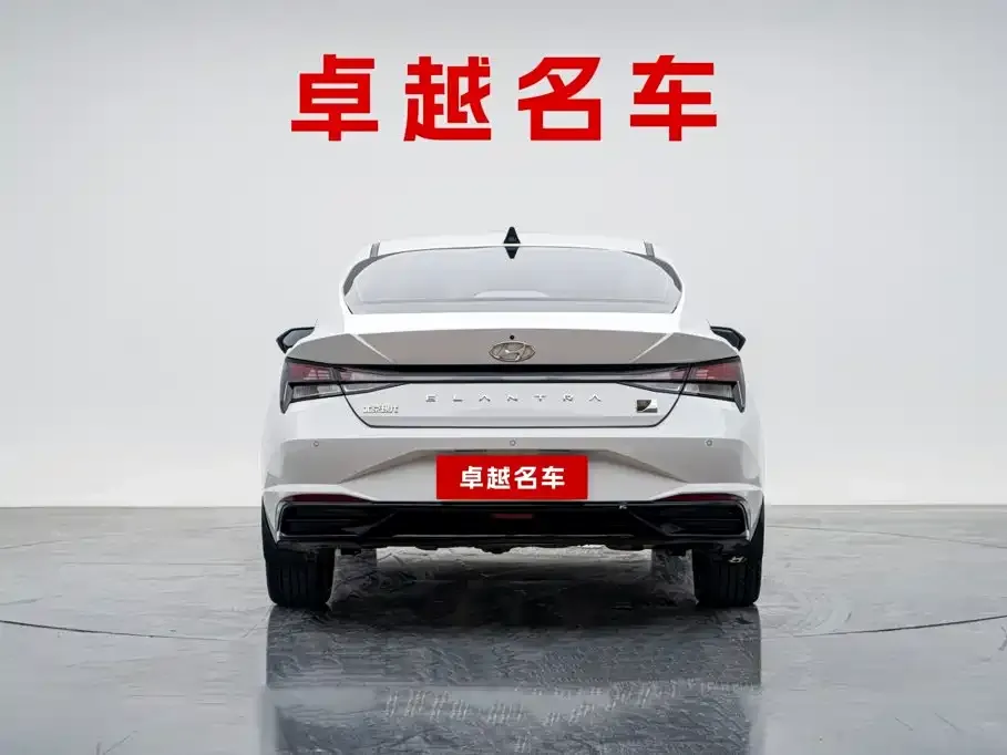 Hyundai Elantra — фото 2