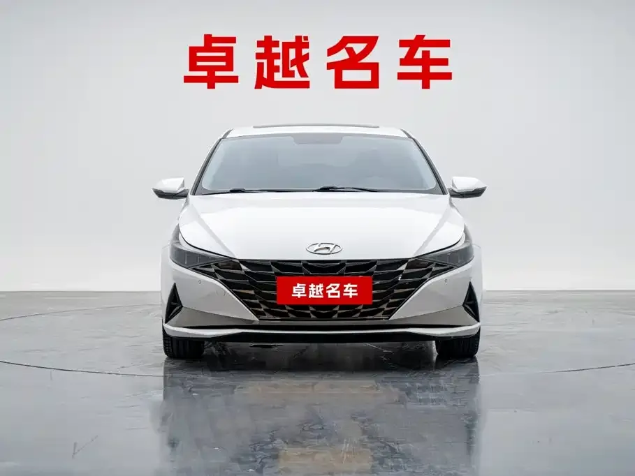 Hyundai Elantra — фото 4