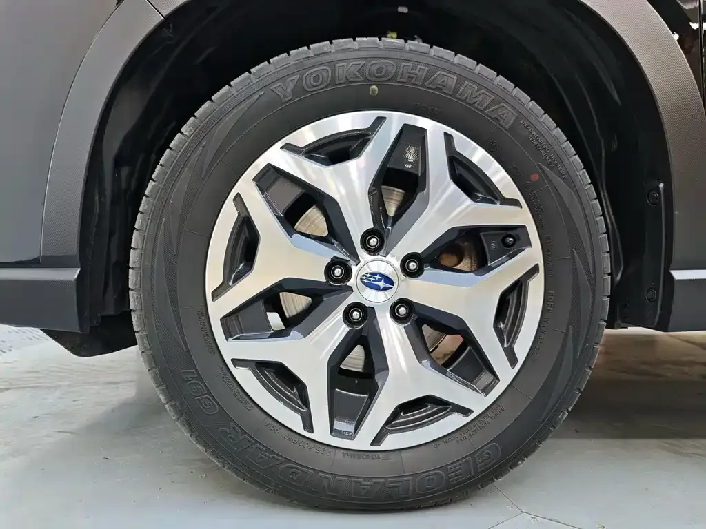 Subaru Forester — фото 10