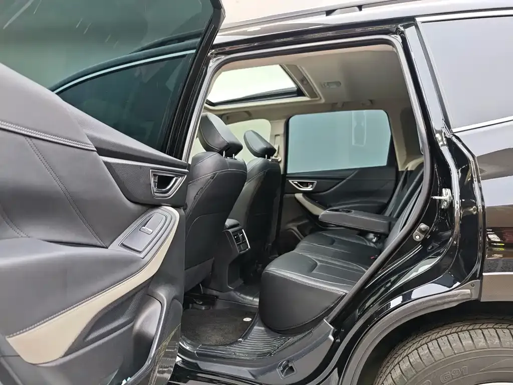 Subaru Forester — фото 8