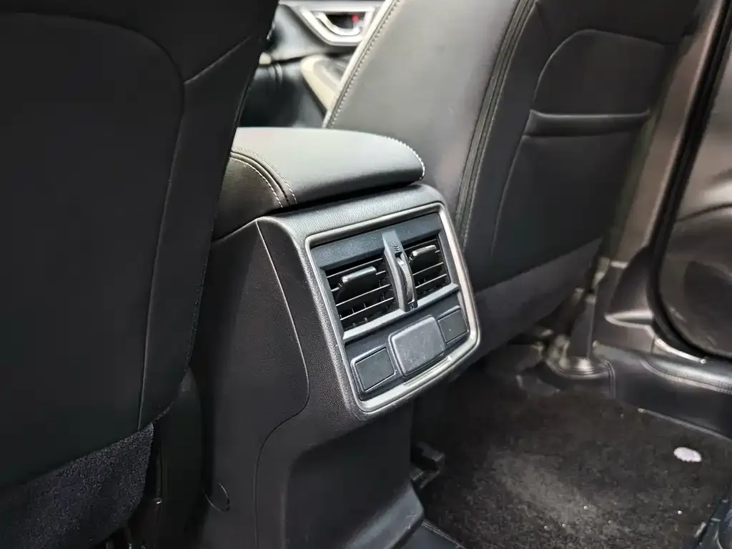 Subaru Forester — фото 6