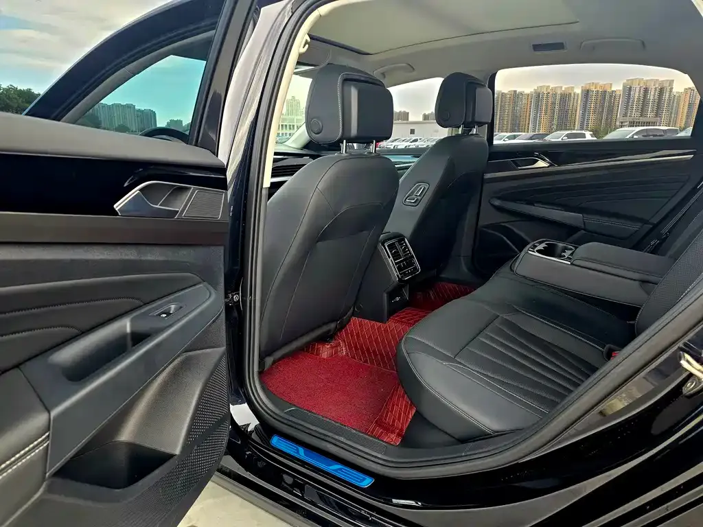 Volkswagen Passat — фото 8