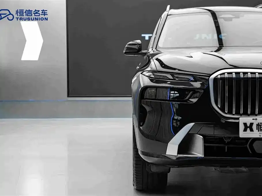 BMW X7 — фото 2