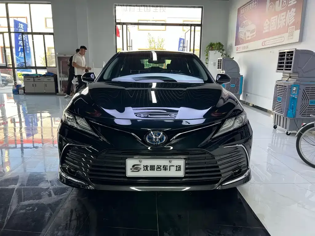 Toyota Camry — фото 5