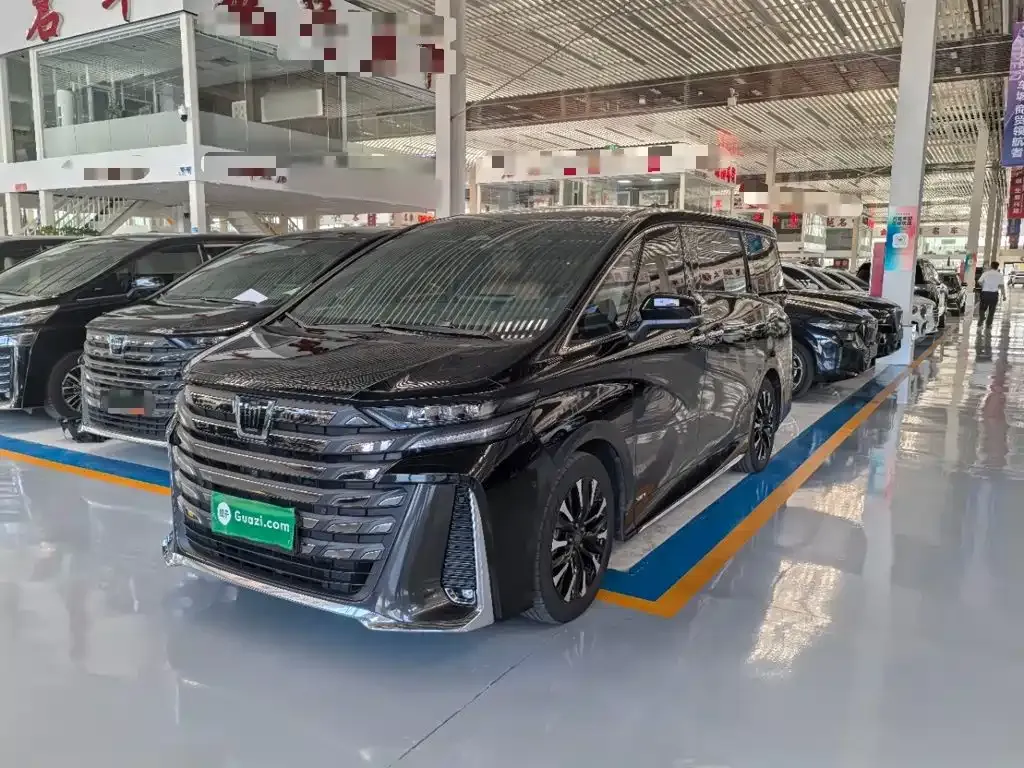 Toyota Vellfire — фото 2