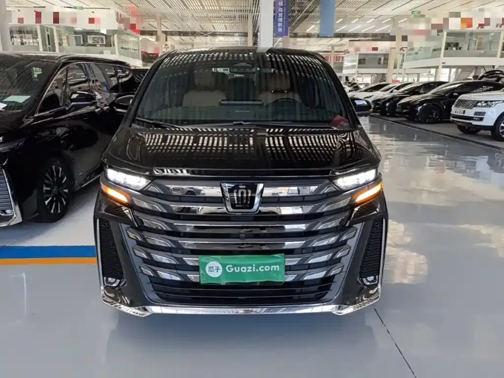 Toyota Vellfire — фото 10