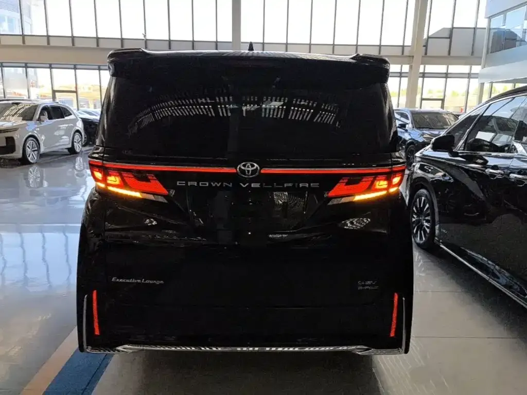 Toyota Vellfire — фото 7