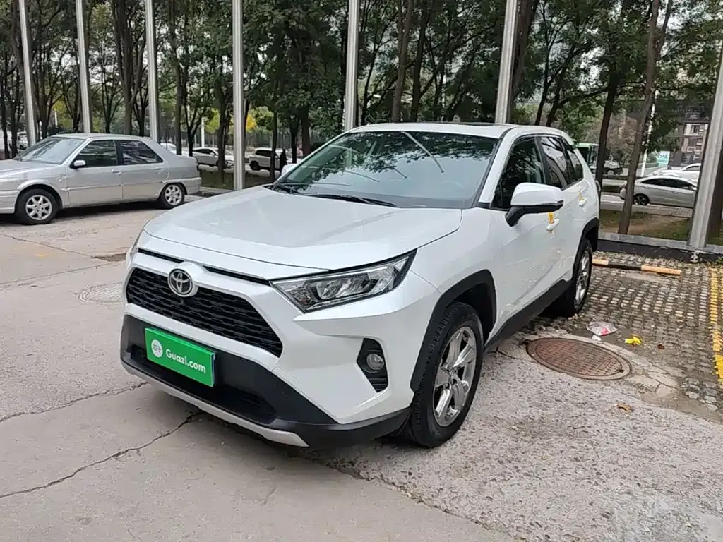 Toyota RAV4 — фото 4