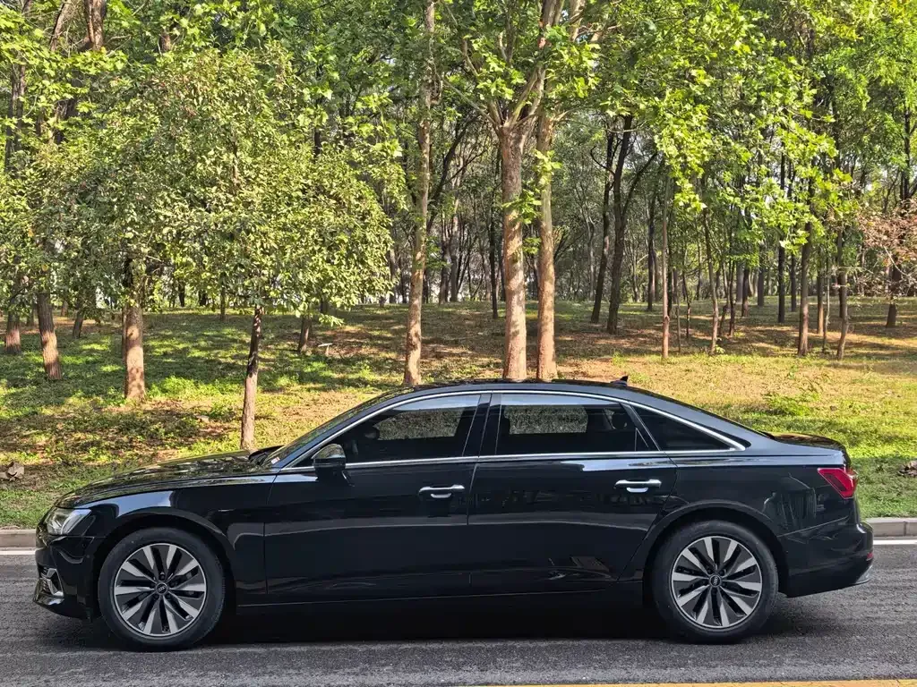 Audi A6L — фото 10