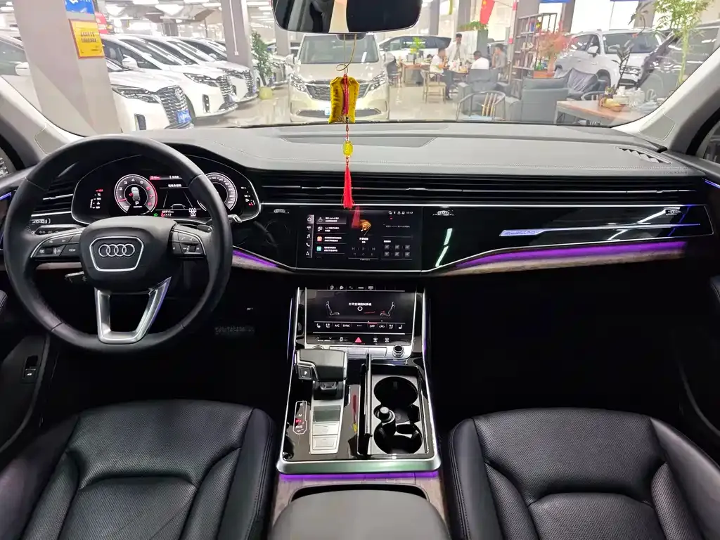 Audi Q7 — фото 6