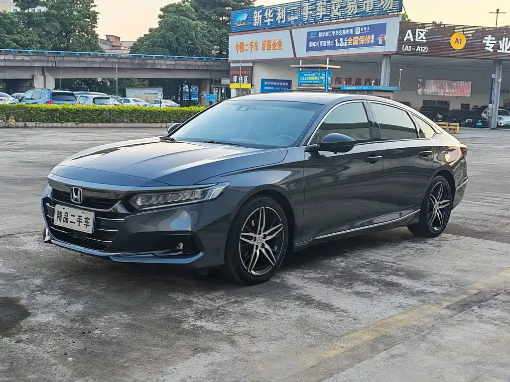 Honda Accord — фото 1