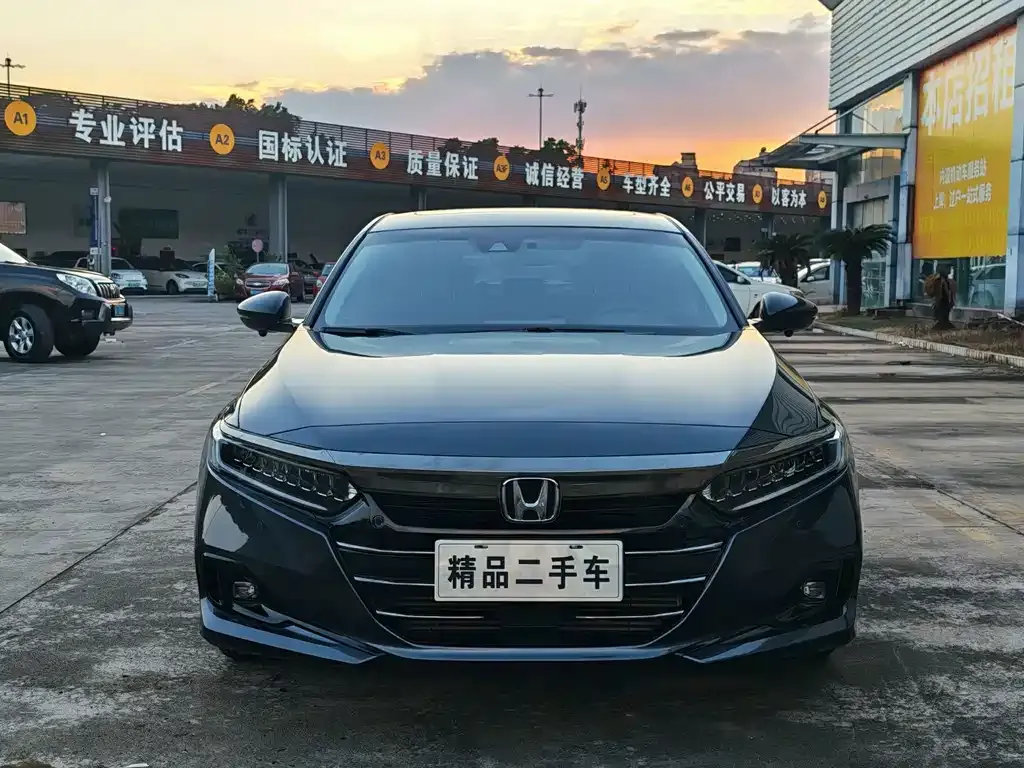 Honda Accord — фото 8