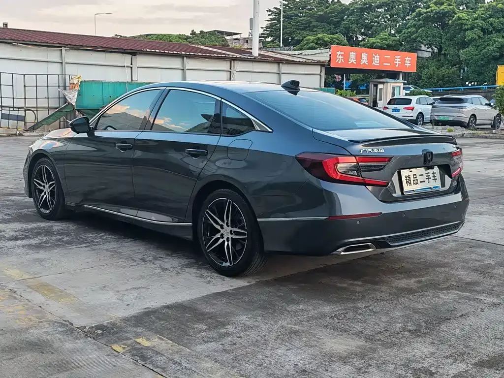 Honda Accord — фото 4
