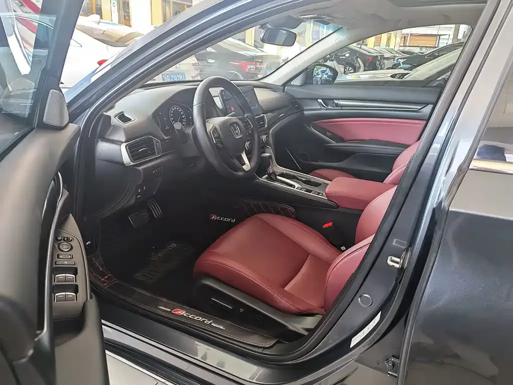 Honda Accord — фото 6