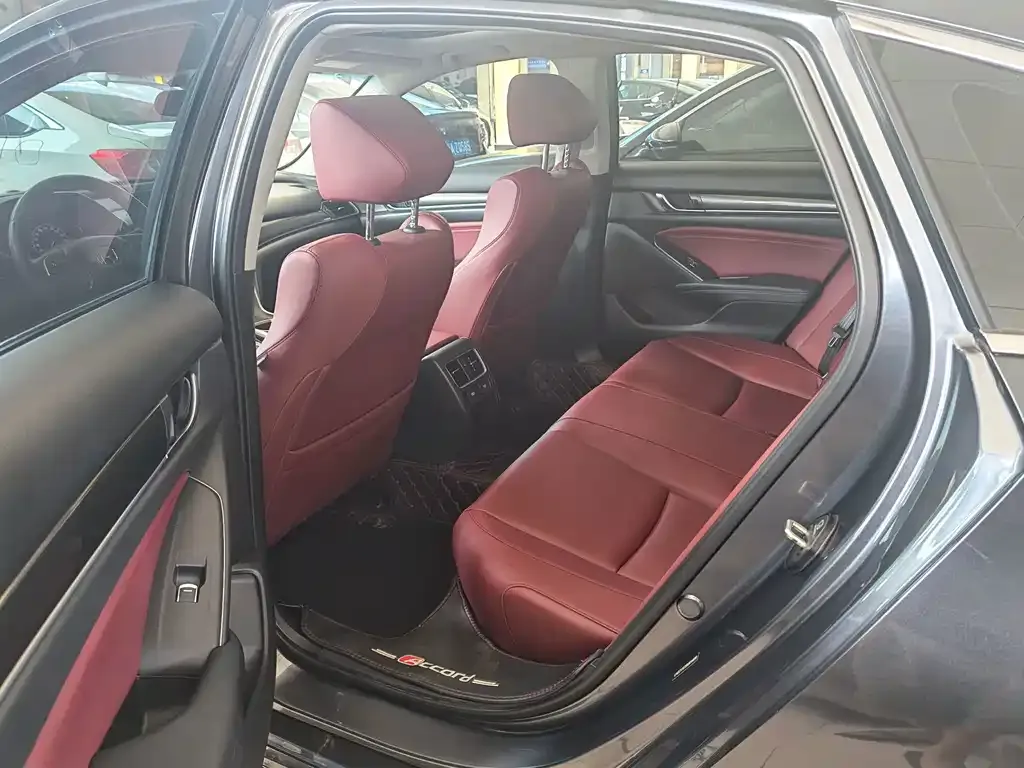 Honda Accord — фото 3