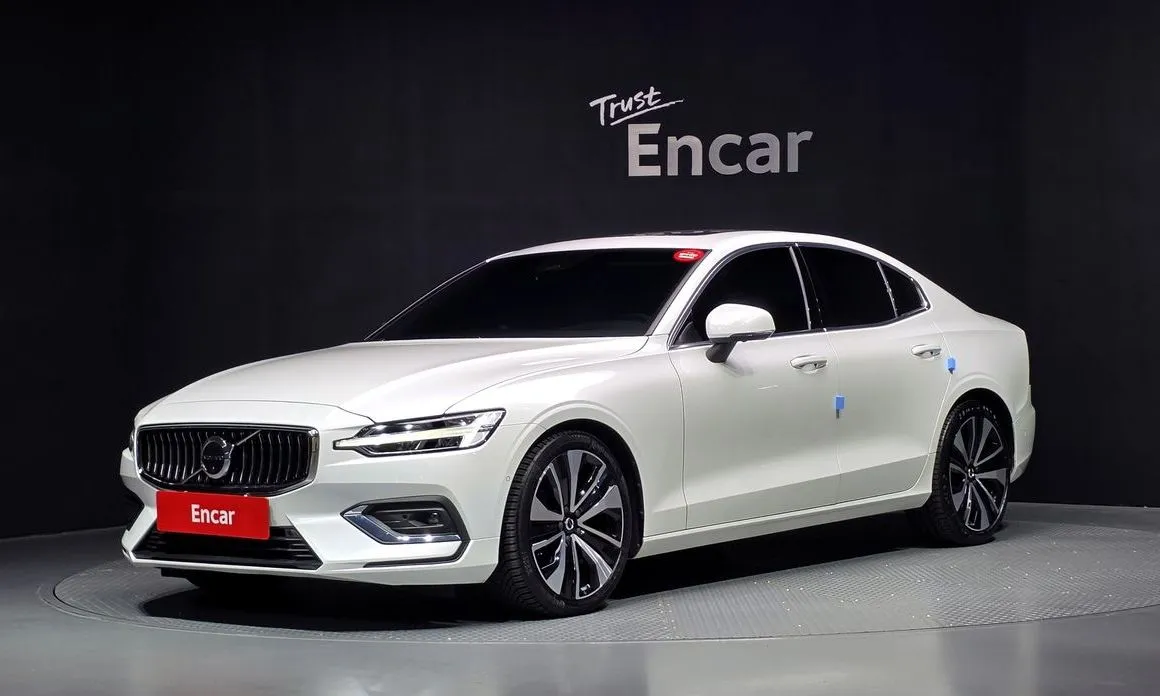 Volvo S60 — фото 1