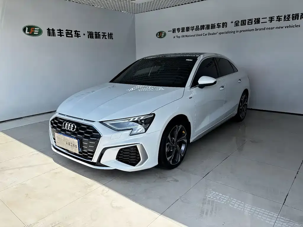 Audi A3 — фото 1