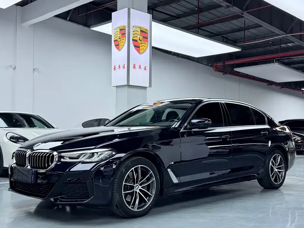 BMW 5 Series — фото 1