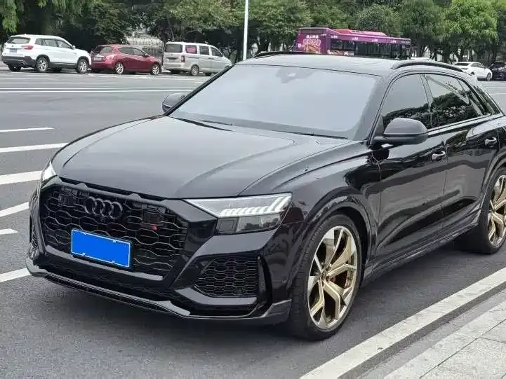 Audi RS Q8 — фото 6
