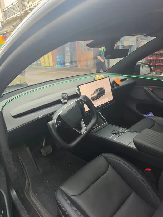 Tesla Model Y — фото 9