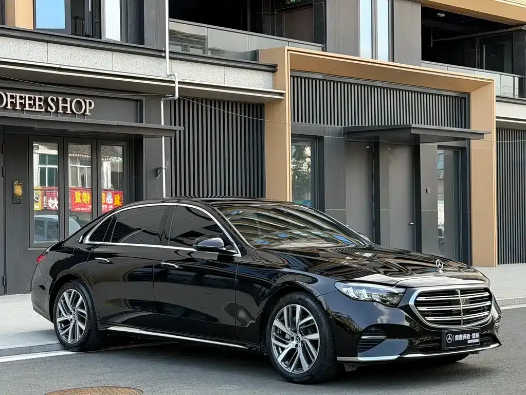 Mercedes-Benz E-Class — фото 10