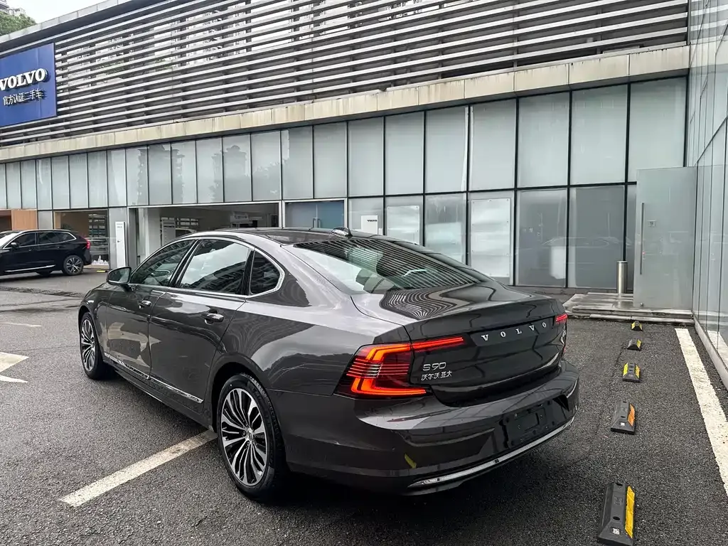 Volvo S90 — фото 7