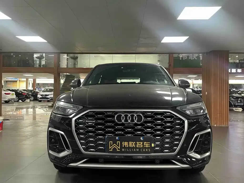 Audi Q5L Sportback — фото 5