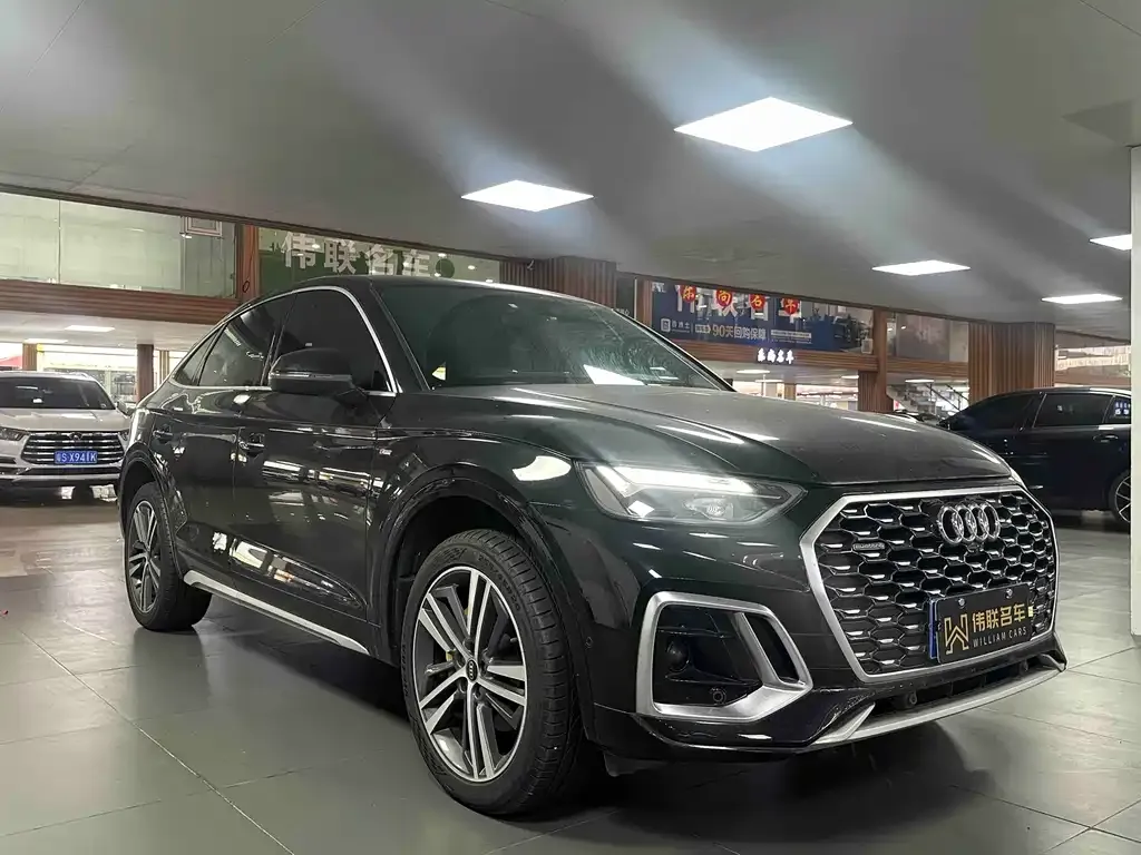 Audi Q5L Sportback — фото 3