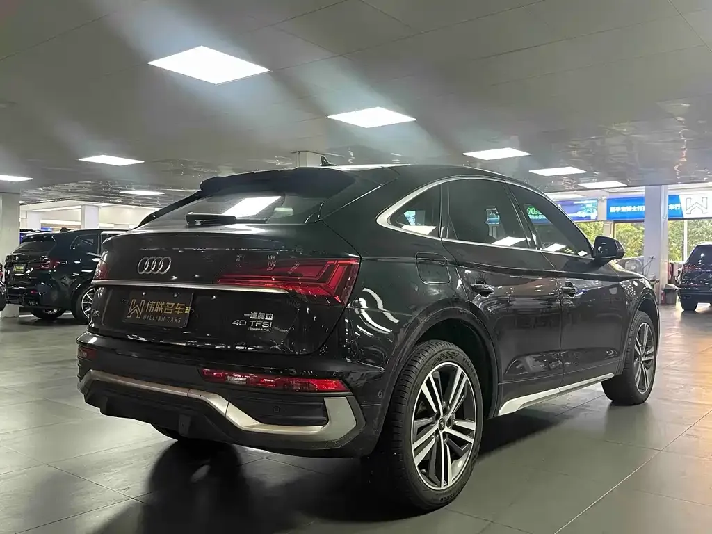Audi Q5L Sportback — фото 2