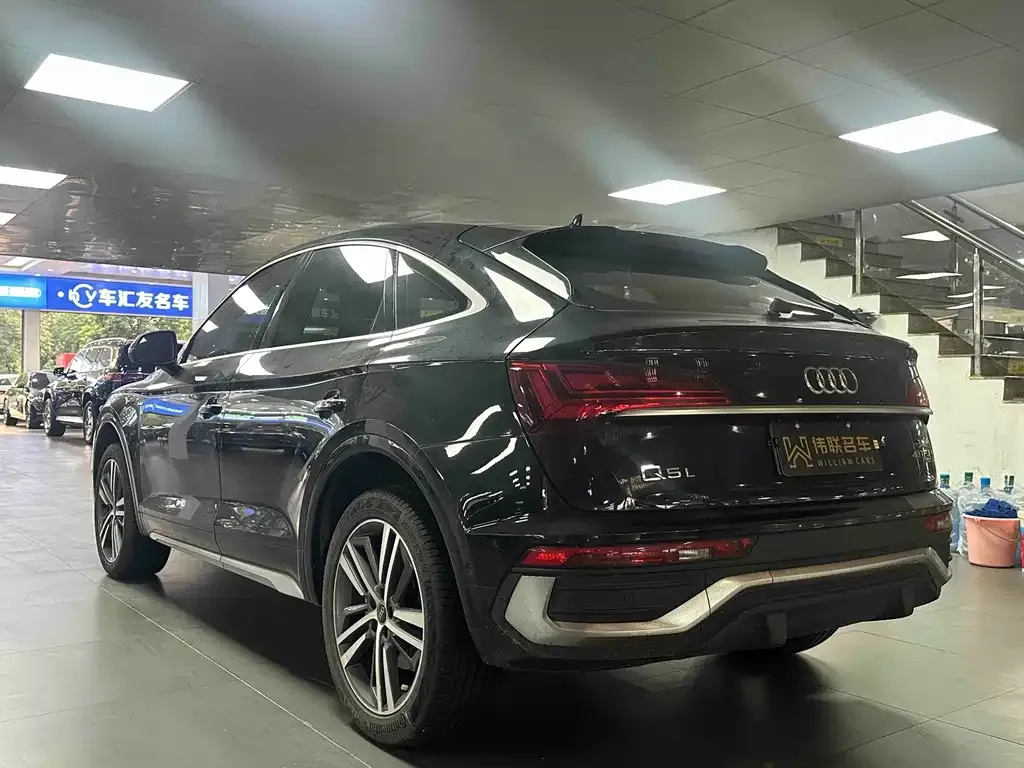 Audi Q5L Sportback — фото 6