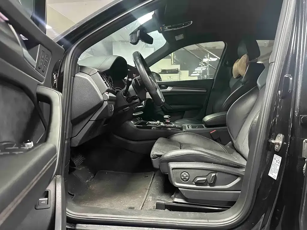 Audi Q5L Sportback — фото 8