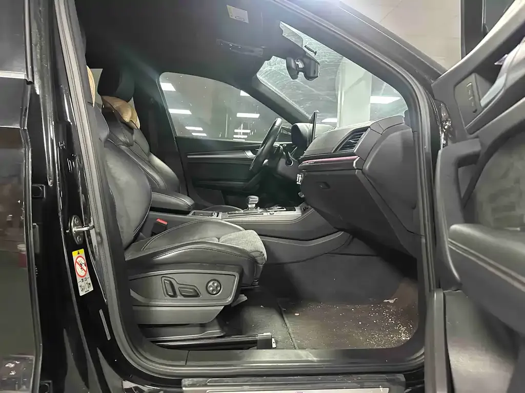 Audi Q5L Sportback — фото 10