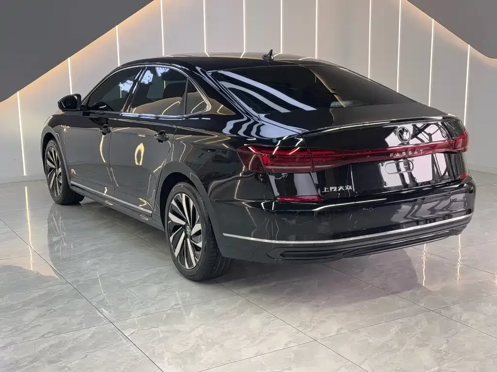 Volkswagen Passat — фото 3