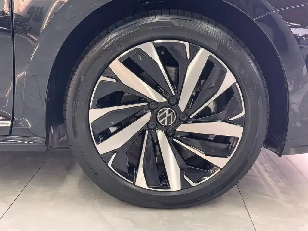 Volkswagen Passat — фото 9