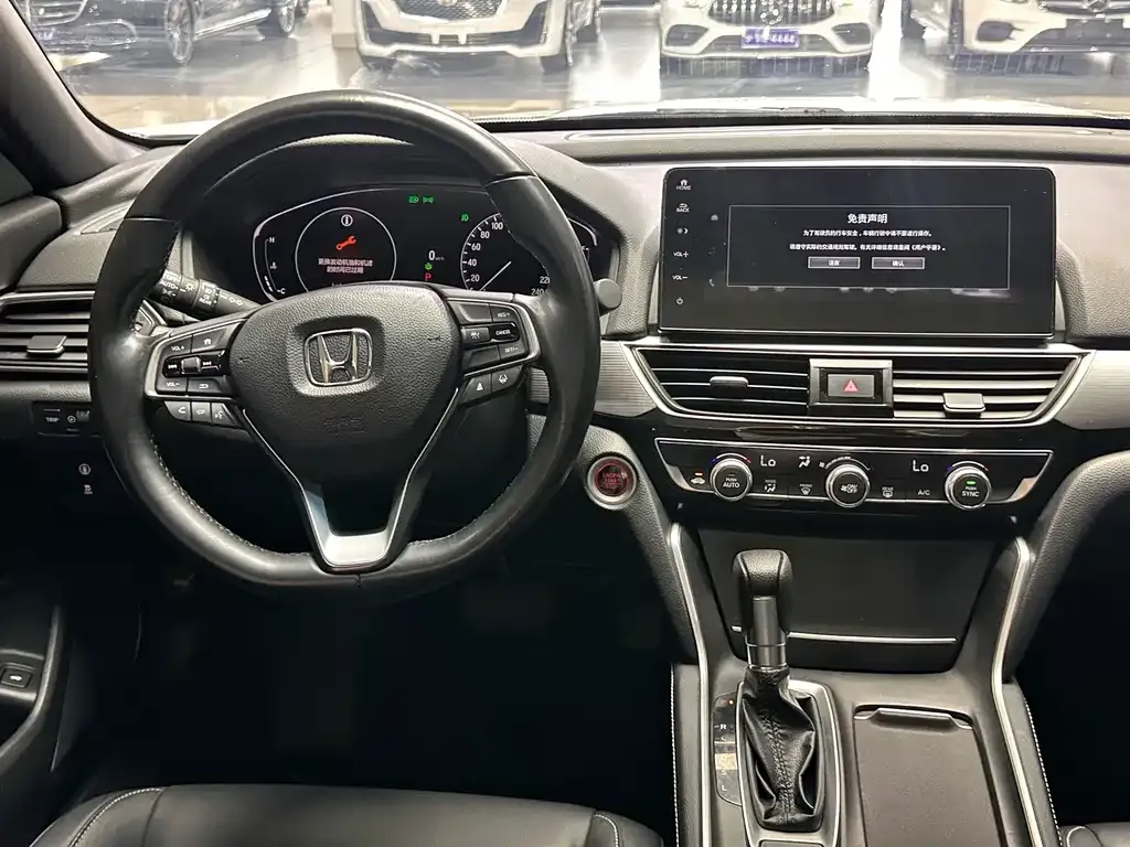 Honda Inspire — фото 7