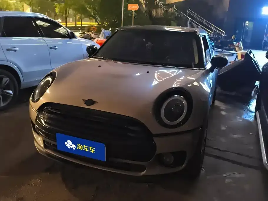 MINI Clubman — фото 1